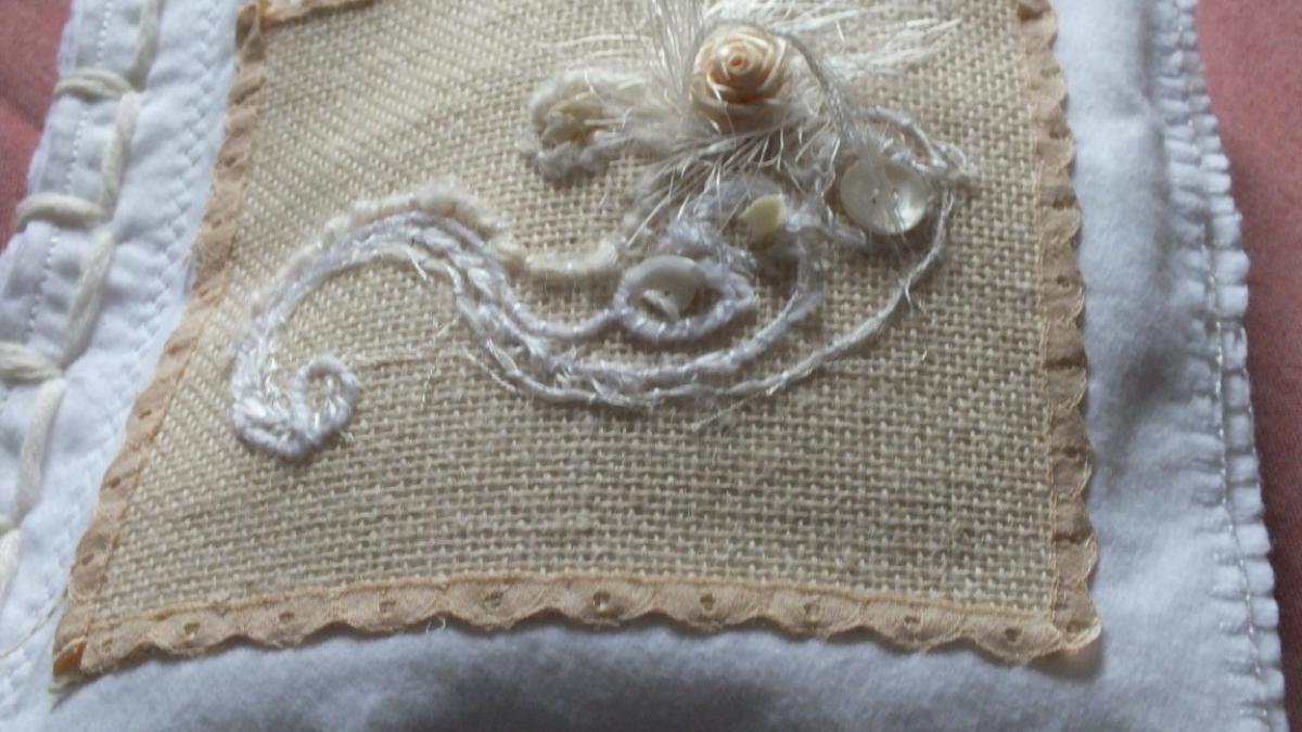 Livre blanc 1 couverture jacqueline fischer art textile